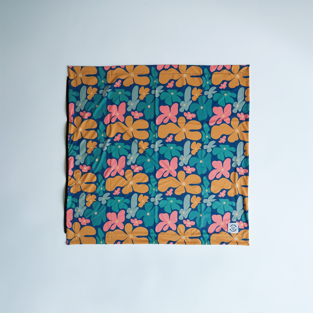 Taylor and Floof Blooming Wild cooling mat – breathable, portable dog cooling essential. Lightweight, compact cooling mat for dogs in floral design.