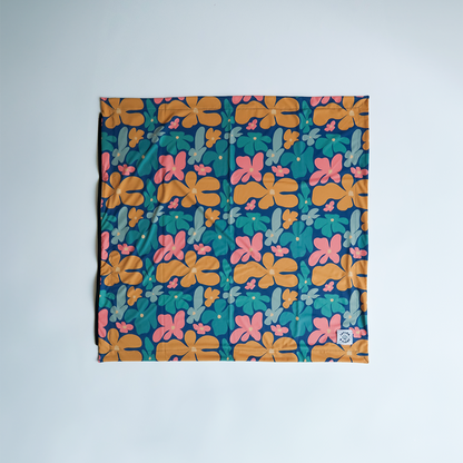 Taylor and Floof Blooming Wild cooling mat – breathable, portable dog cooling essential. Lightweight, compact cooling mat for dogs in floral design.